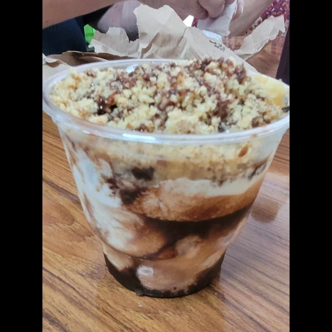 Postres - No me Olvides helado chocolate y sirope chocolate 