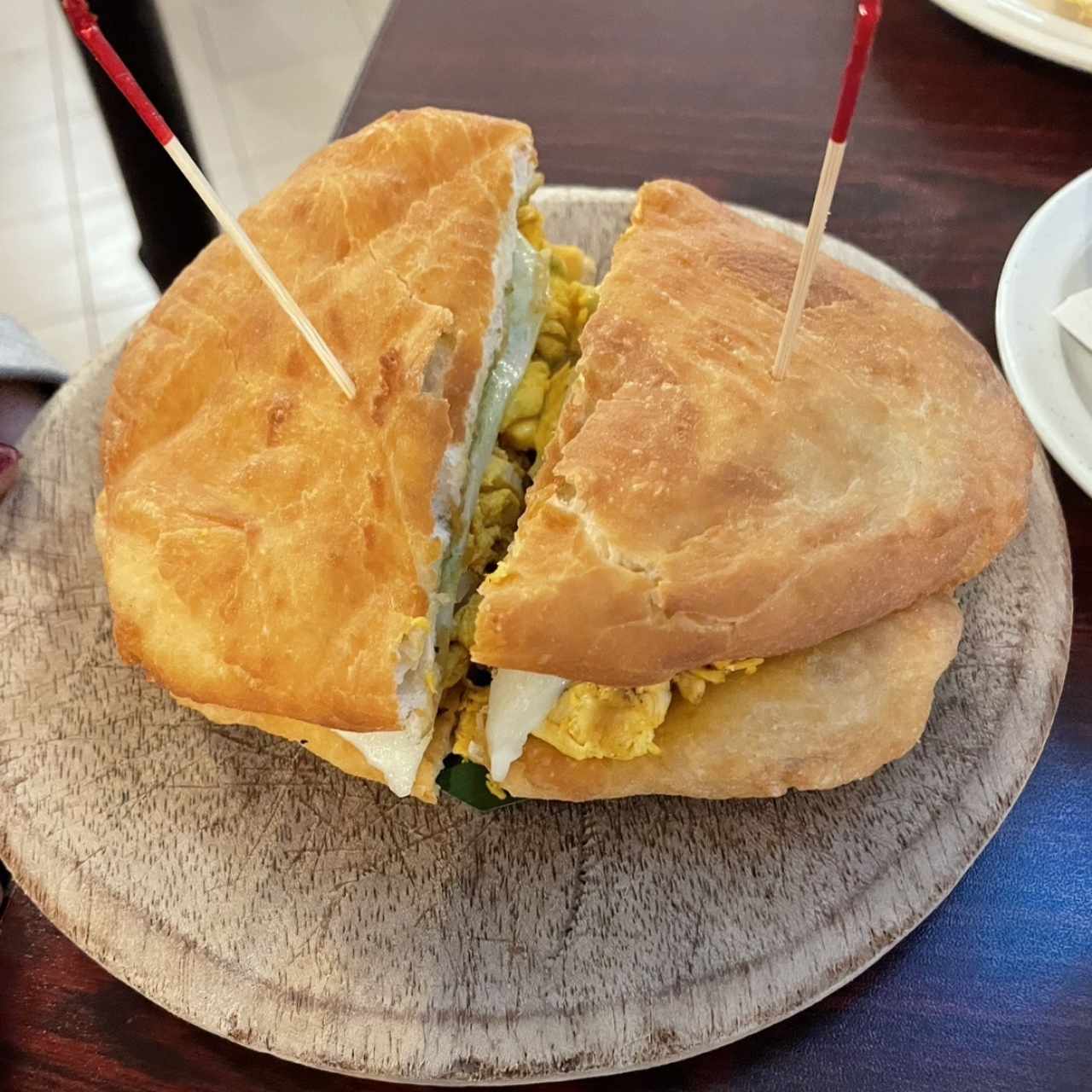 Frituras - Empanada De Pollo