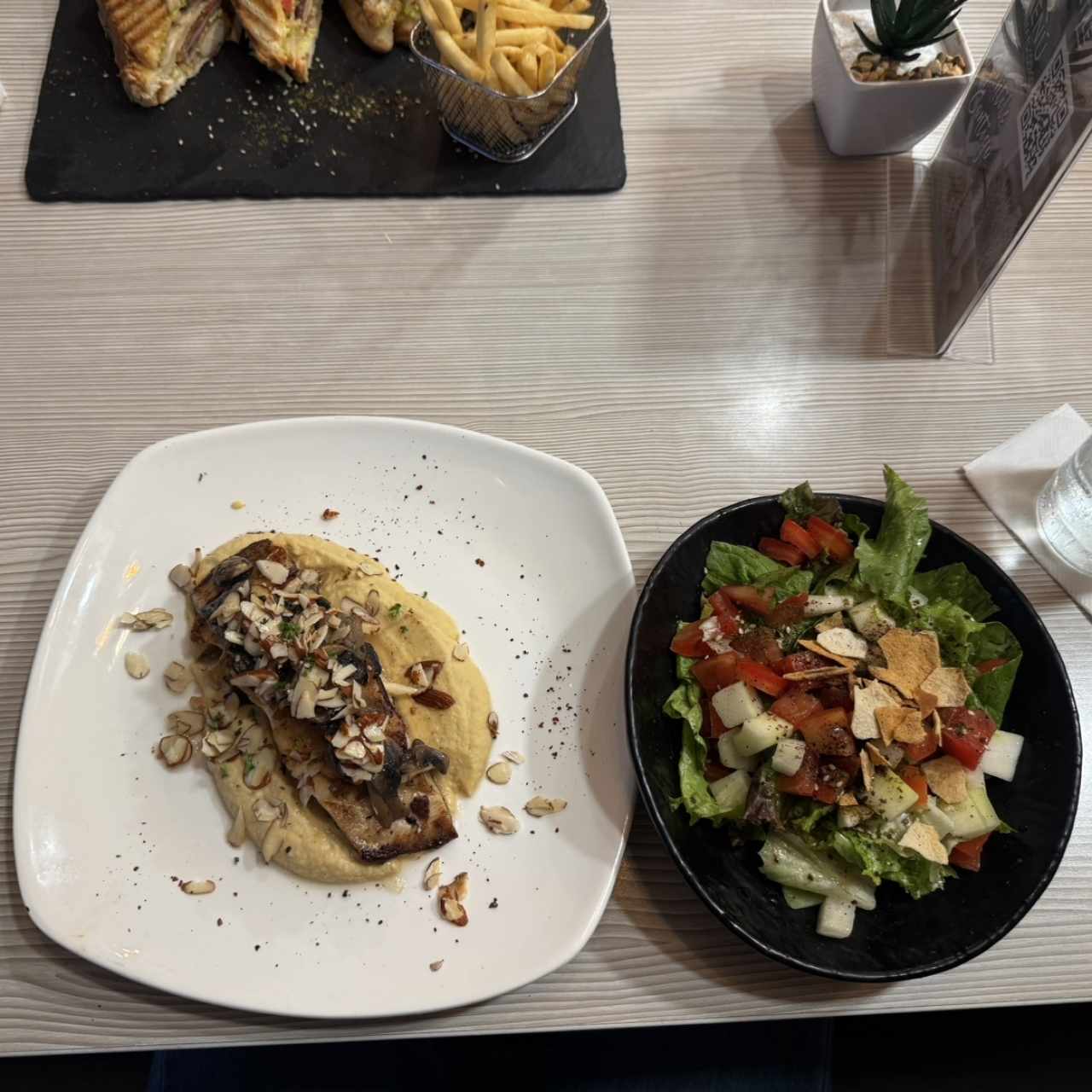 Salmón (8 Oz) al estilo Mediterráneo