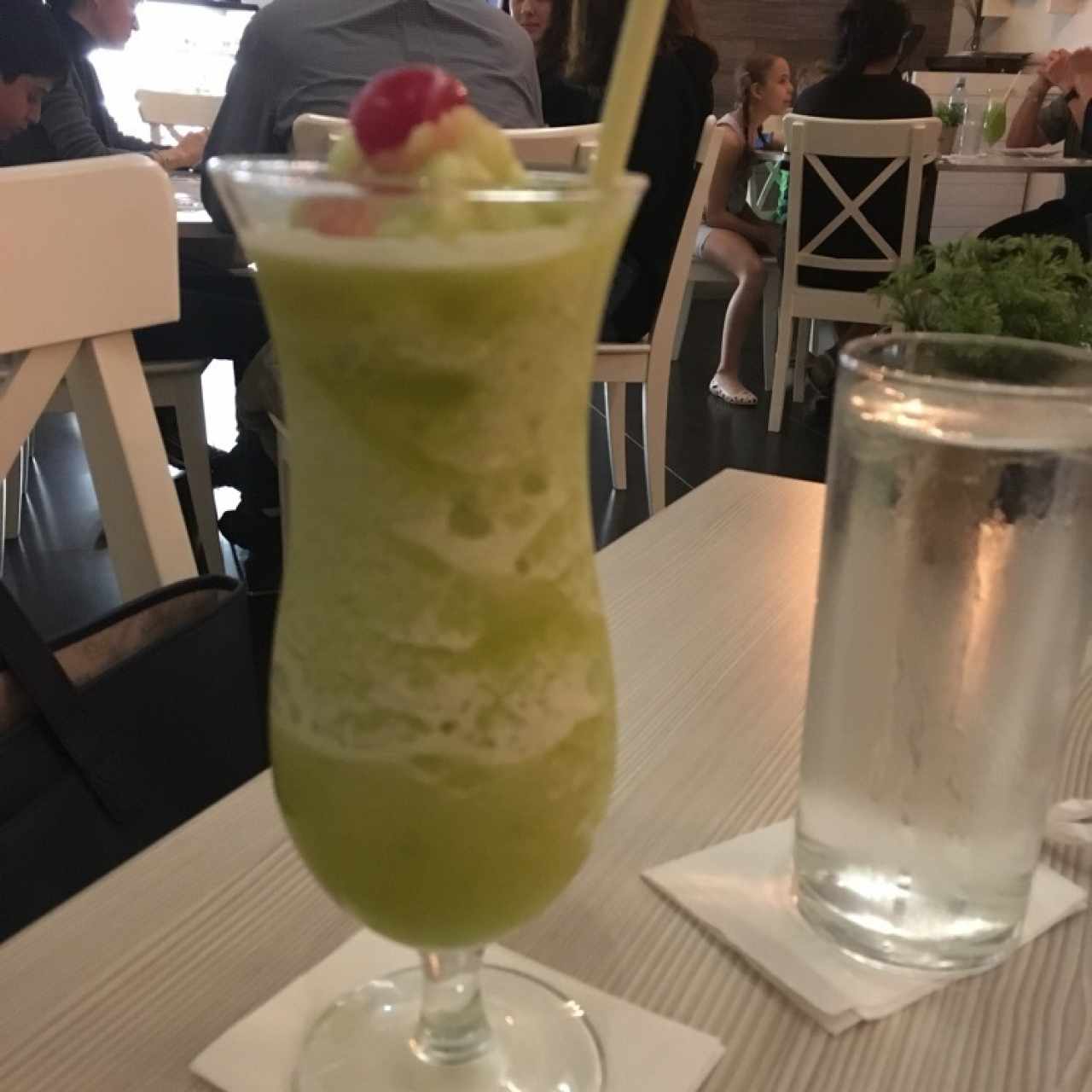 limonada con hierba buena