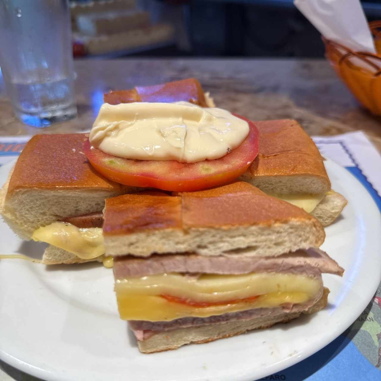 Emparedados /Sandwiches - Especial del Mesón