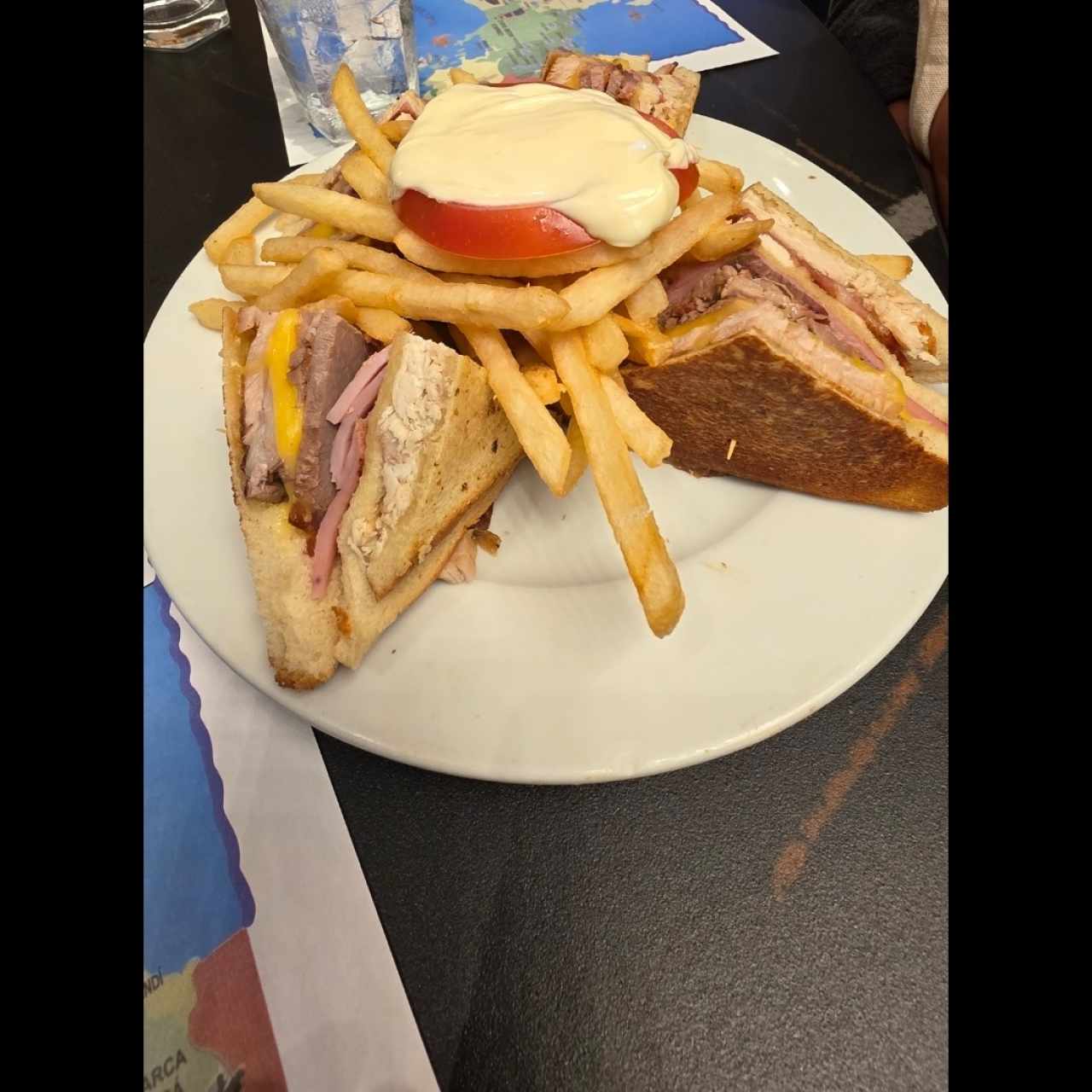 Emparedados /Sandwiches - Club Sandwich