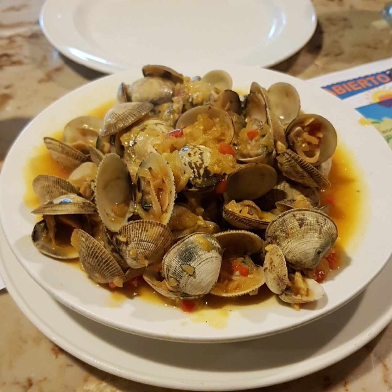 Almejas al Ajillo