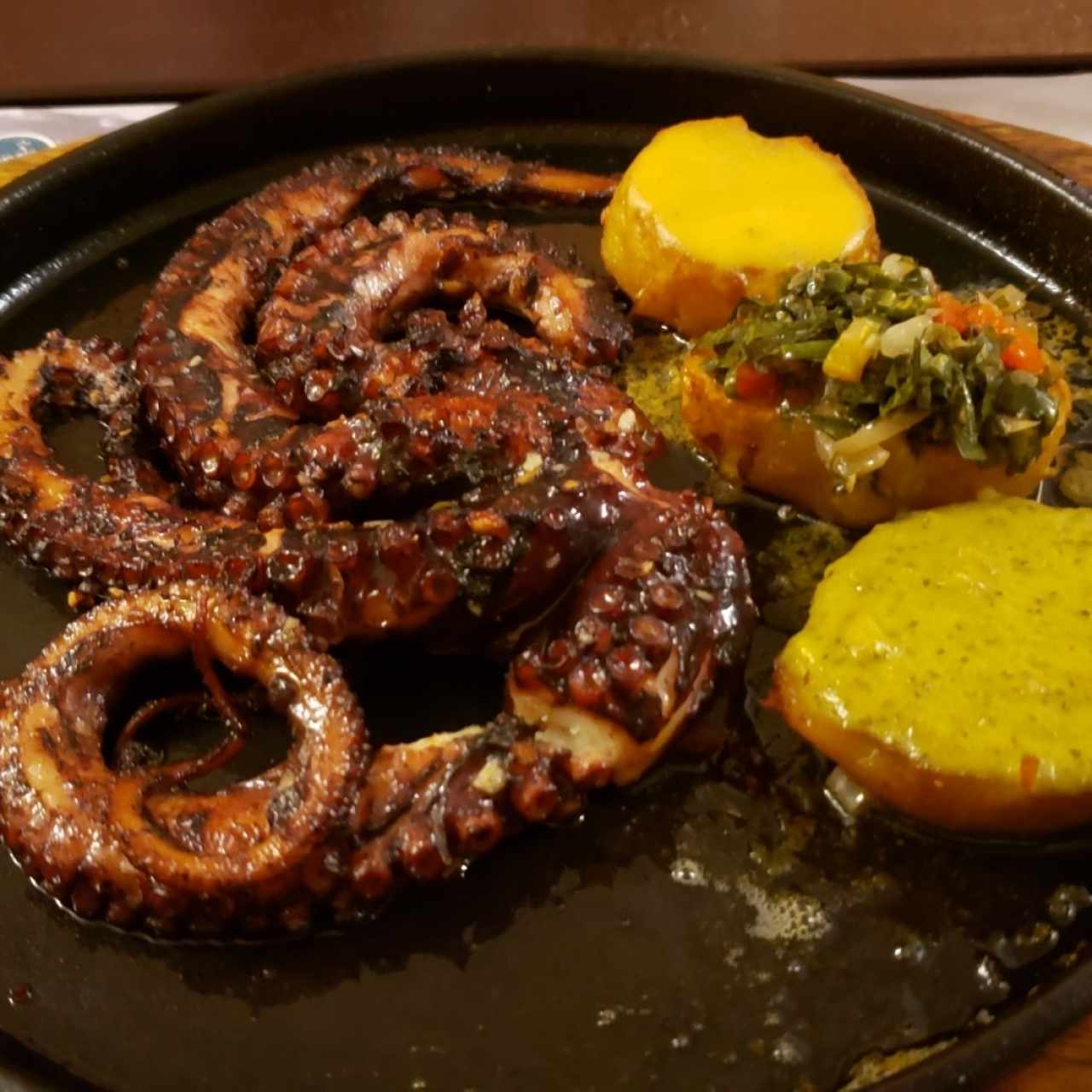 pulpo al carbón