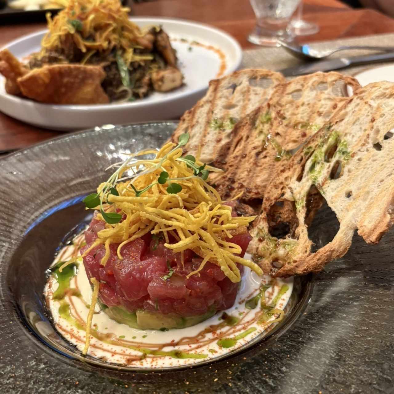 Humus de atún 