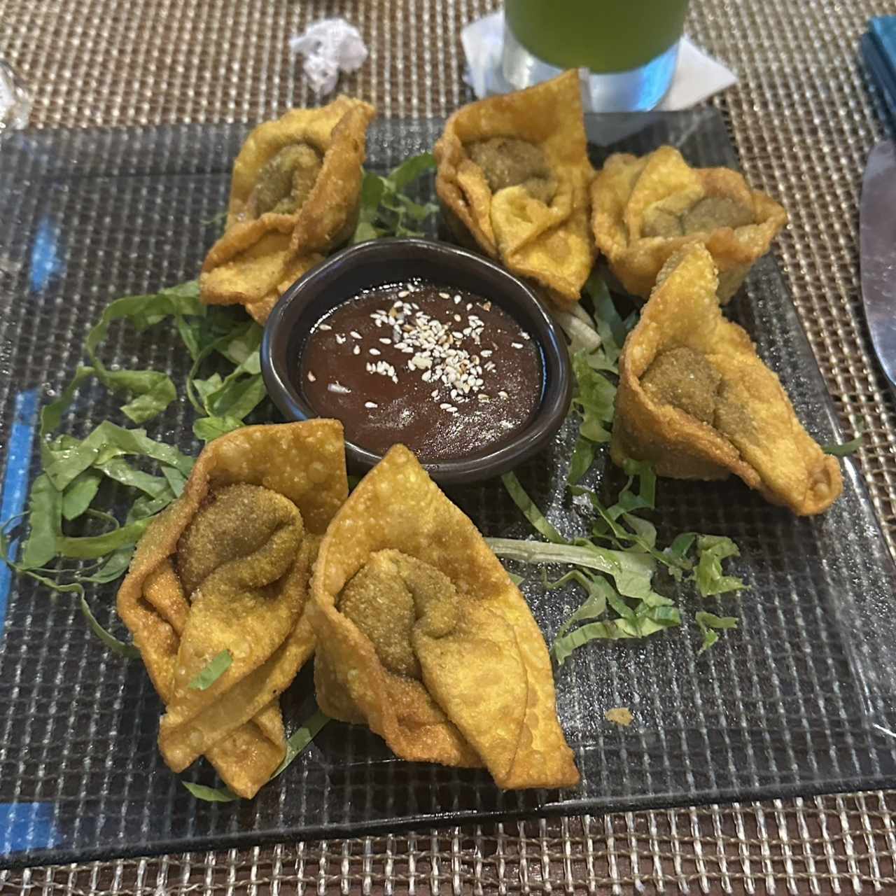 WANTONES DE LANGOSTINOS (Crujientes e antones rellenos de lomo al wok o relleno de langostinos con salsa tamarindo)