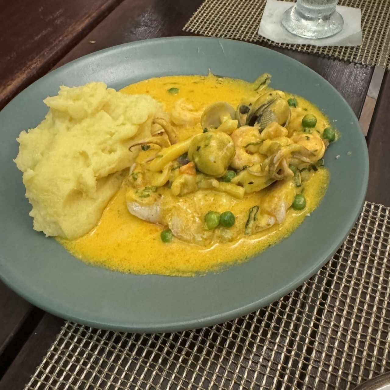 Filete de pescado a lo macho