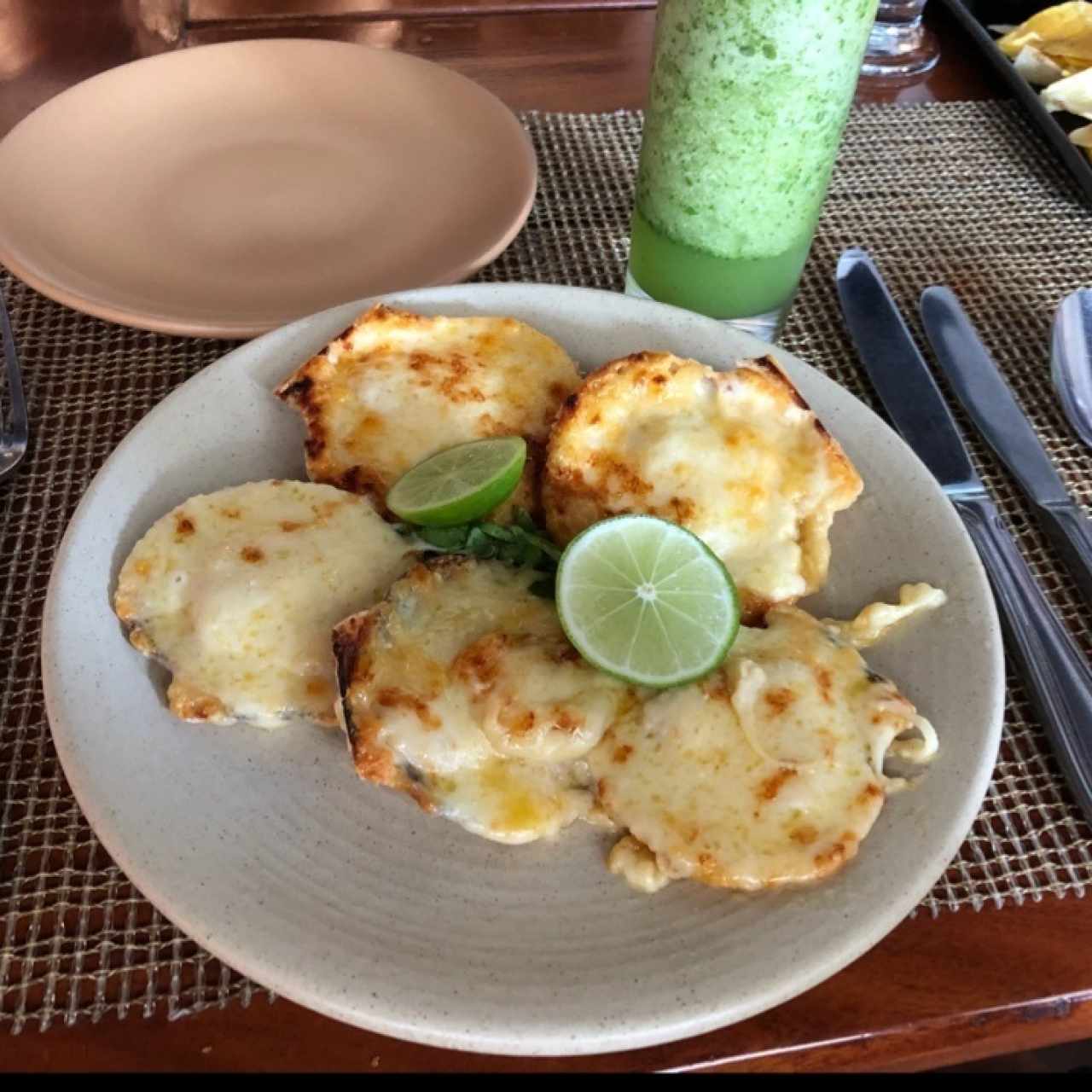CONCHAS A LA PARMESANA  