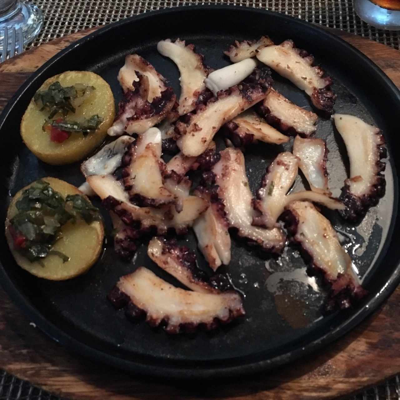 Mediterráneo - PULPO AL CARBÓN