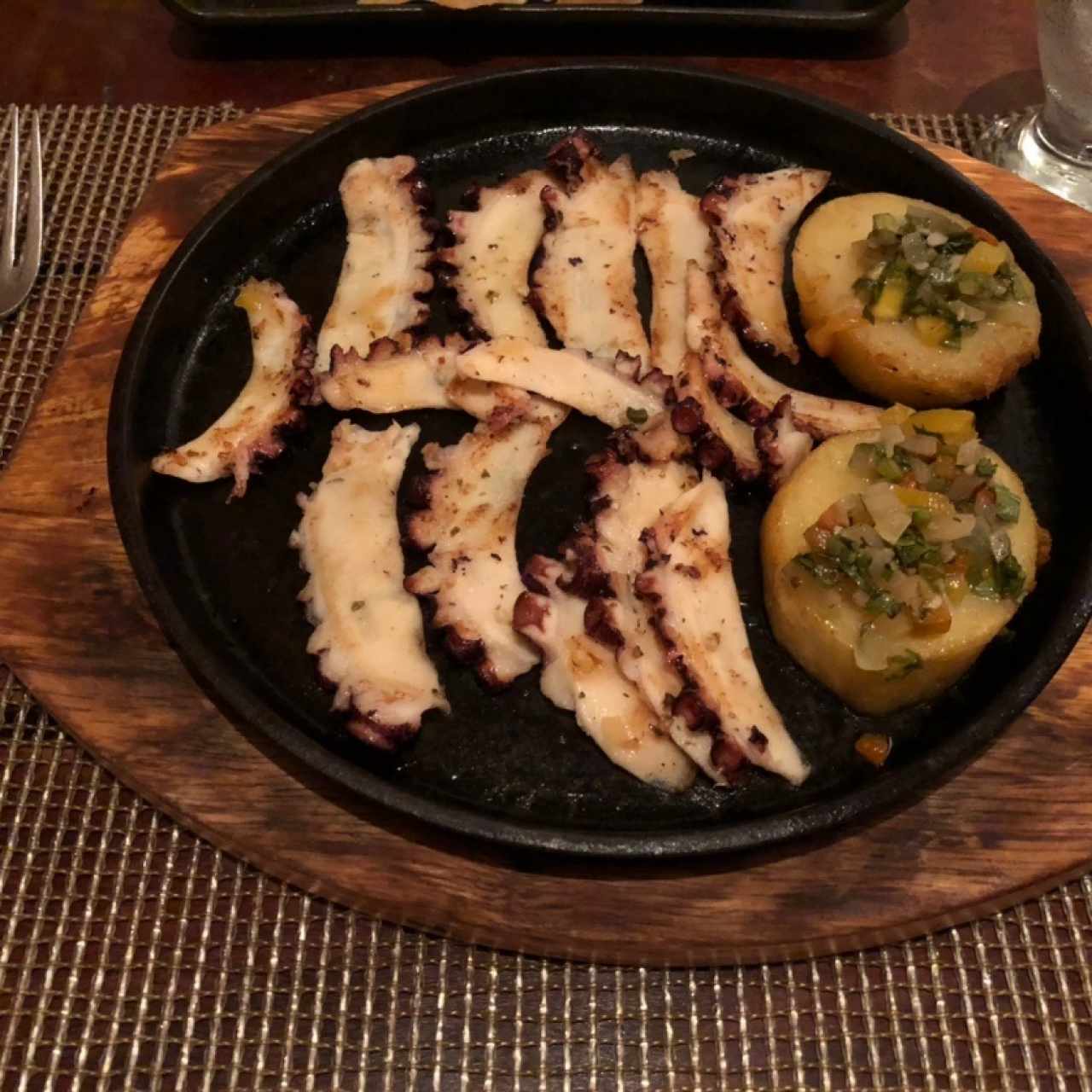 Mediterráneo - PULPO AL CARBÓN