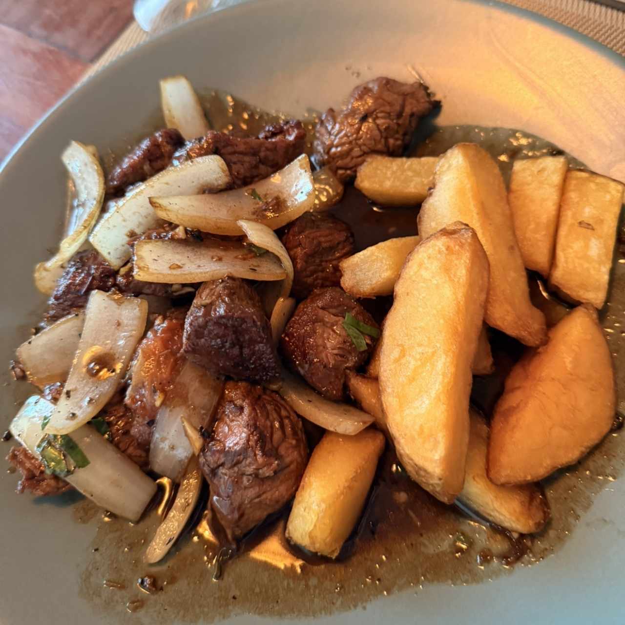 Lomo Saltado