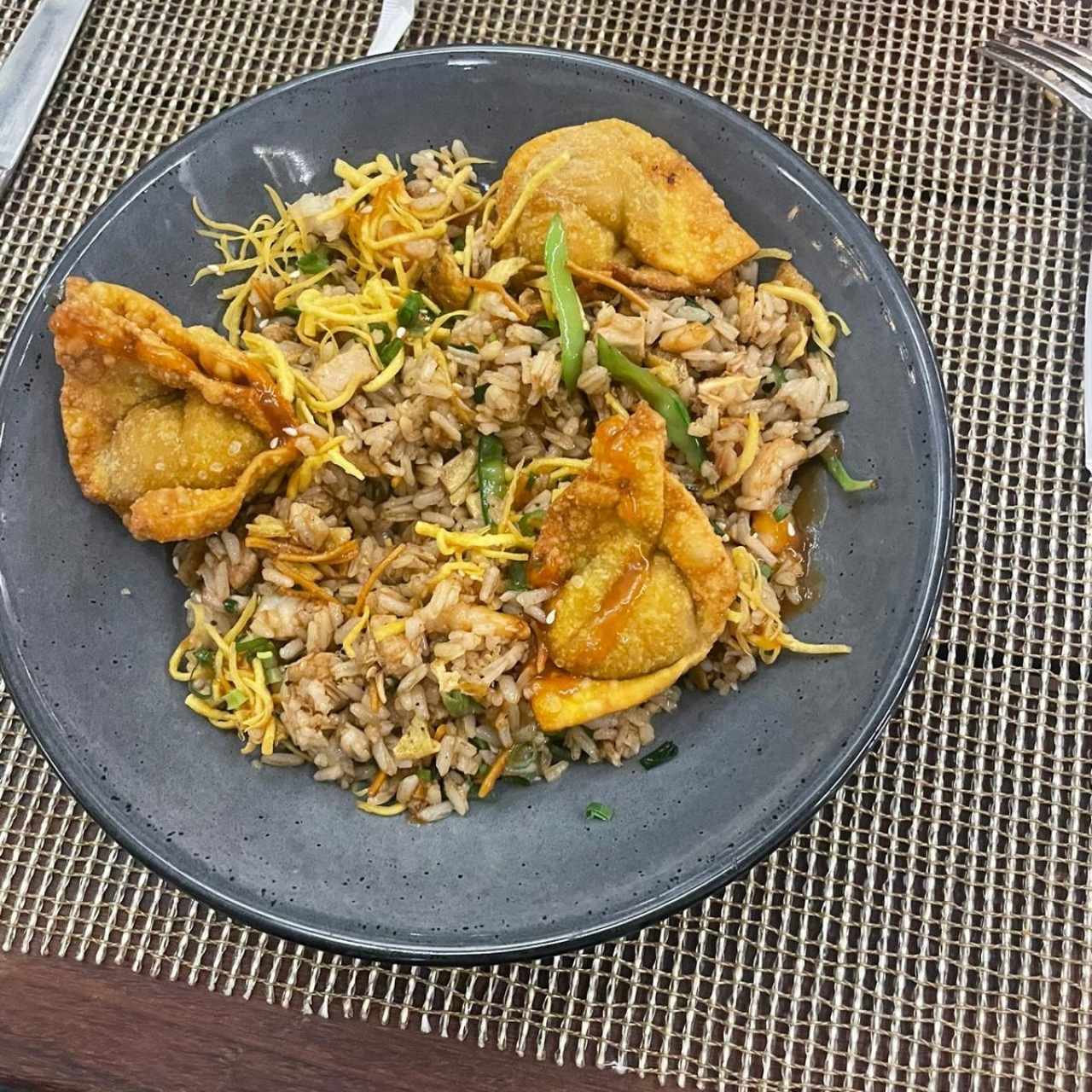 Platos Fuertes - Arroz Chaufa Capón