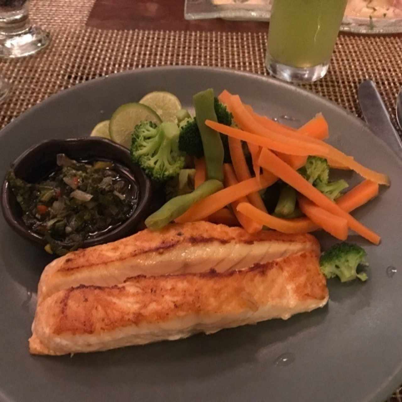 SALMÓN A LA PARRILLA