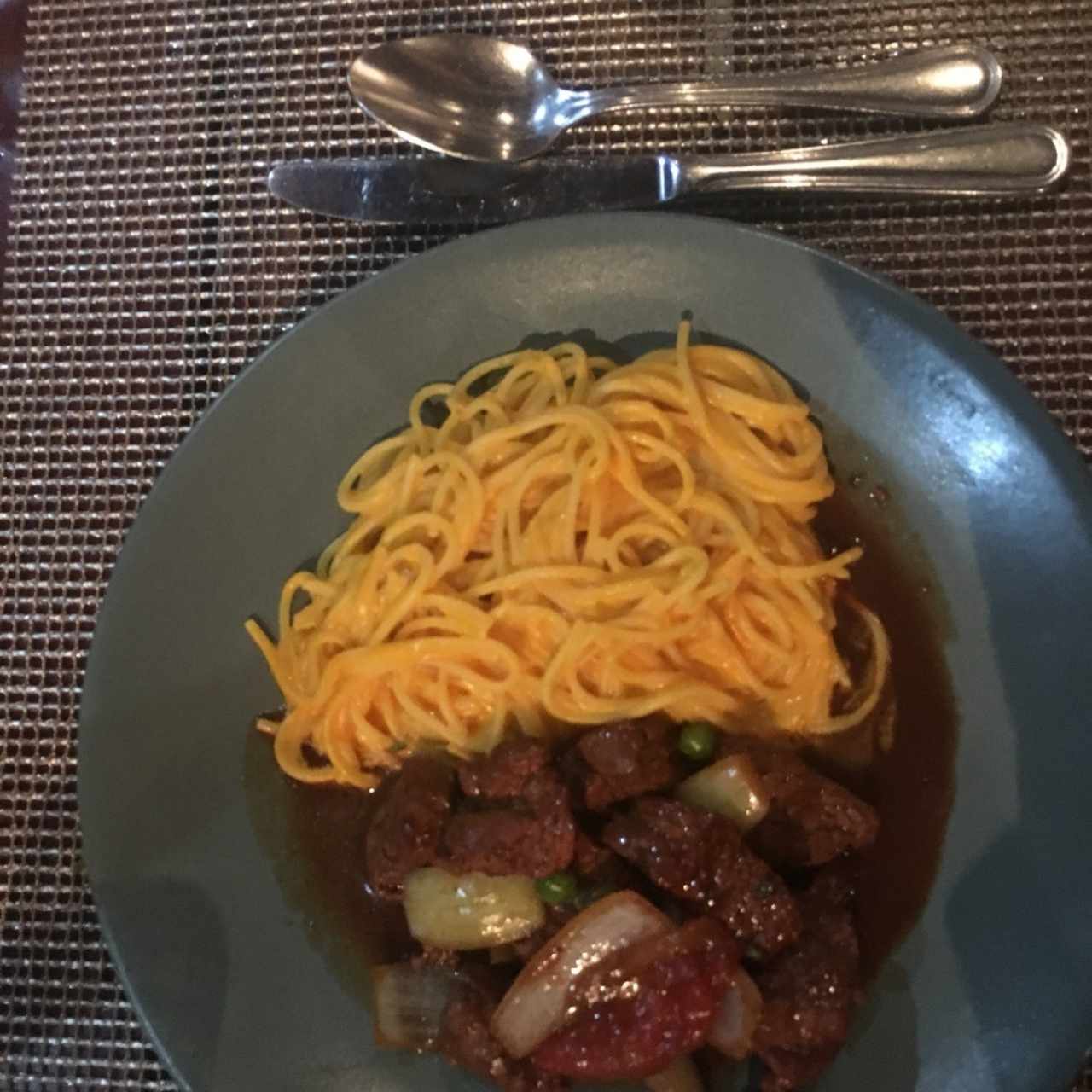 SPAGHETTI A LA HUANCAÍNA CON LOMO