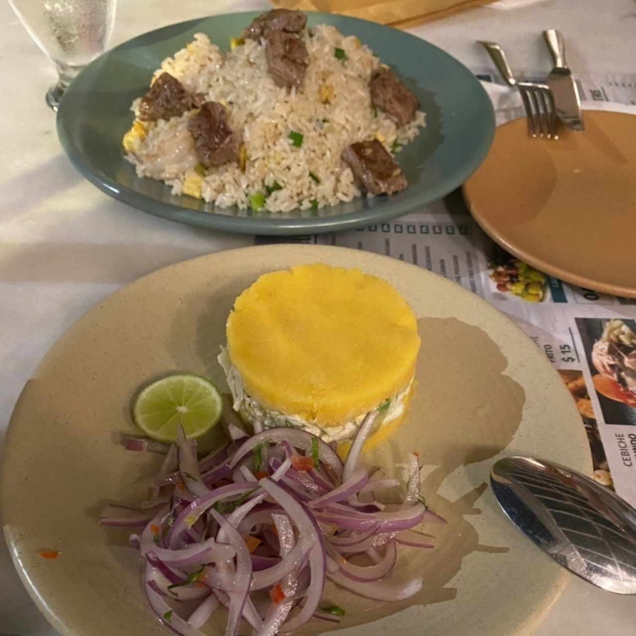 Entradas - Causa Limeña y Arroz Thai