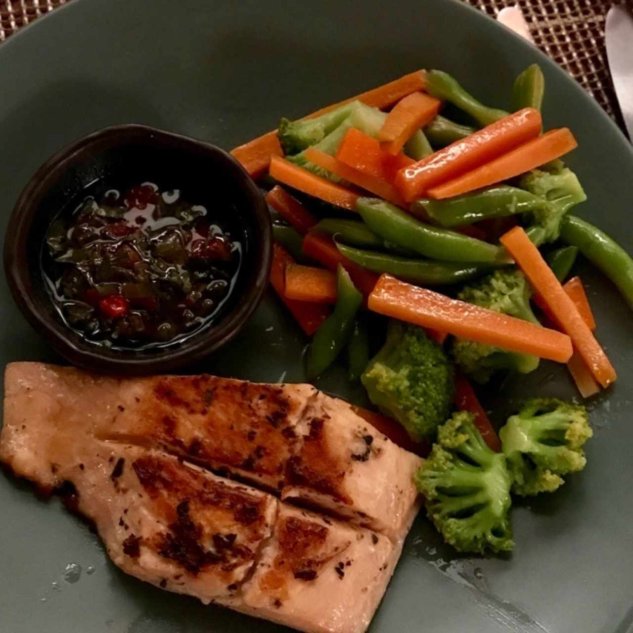 SALMÓN A LA PARRILLA