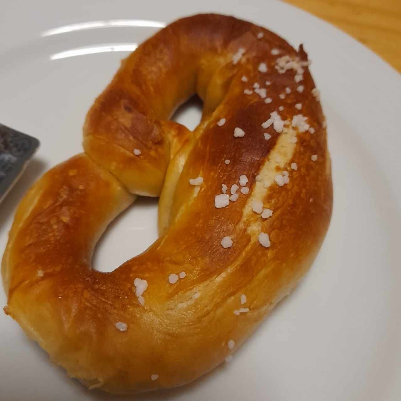VORSPEISEN - Laugenbrezel mit Butter