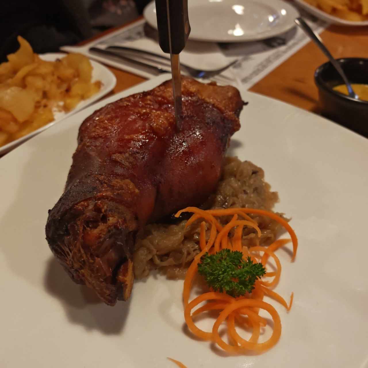 Geräucherte Schweinehaxn-Codillo de cerdo ahumado