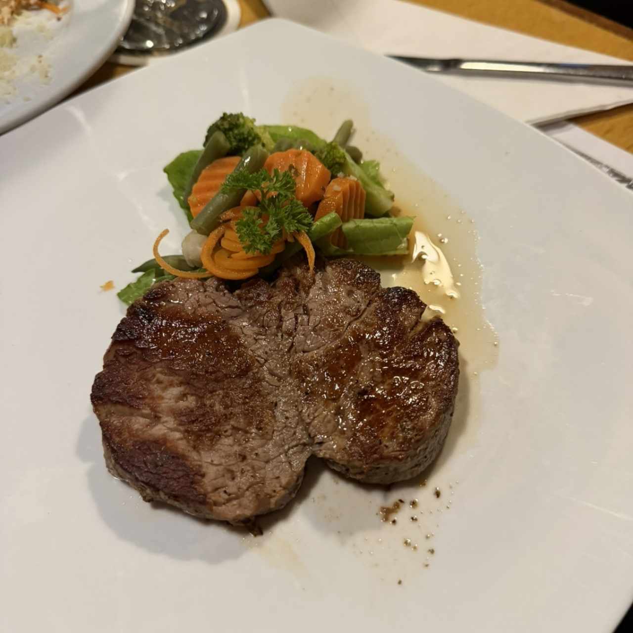 FILETE DE RES A LA PLANCHA Y VEGETALES DEL DÍA