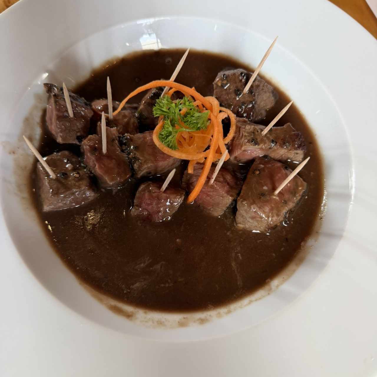Pfeffersteak vom Rinderfilet -Filete de res a la pimienta