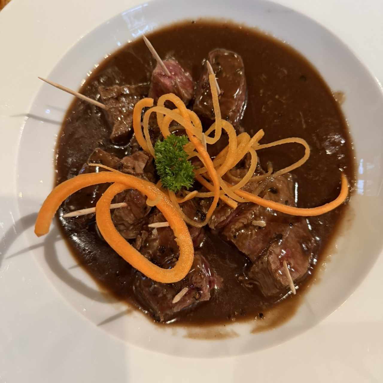 Pfeffersteak vom Rinderfilet -Filete de res a la pimienta