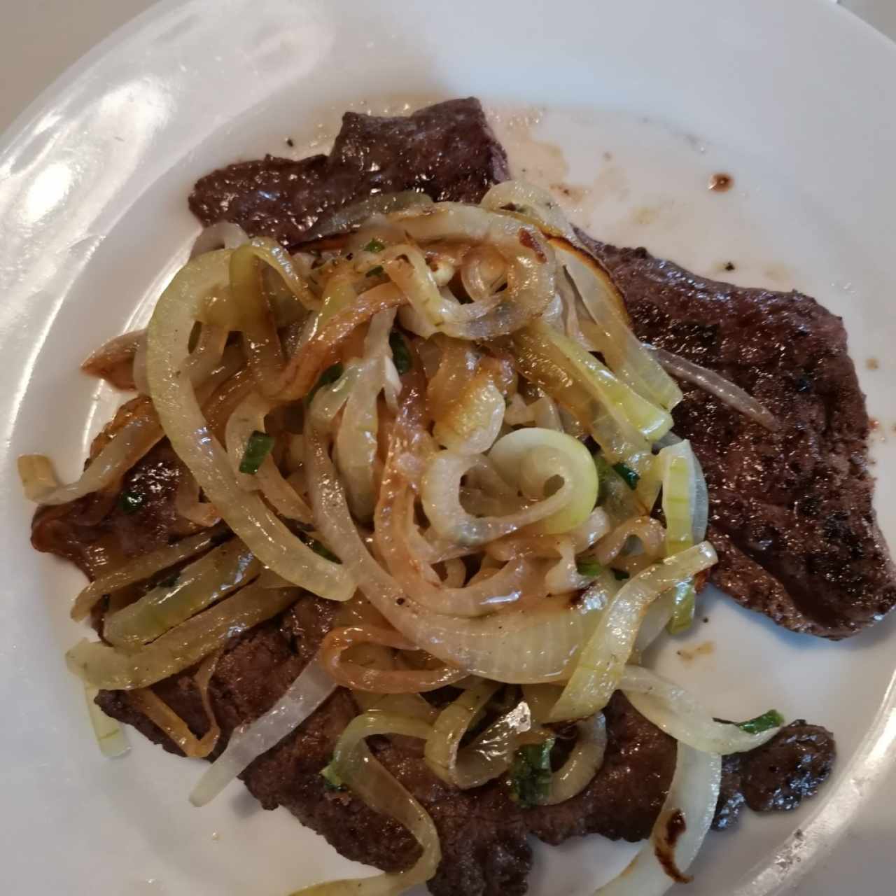 Hígado encebollado