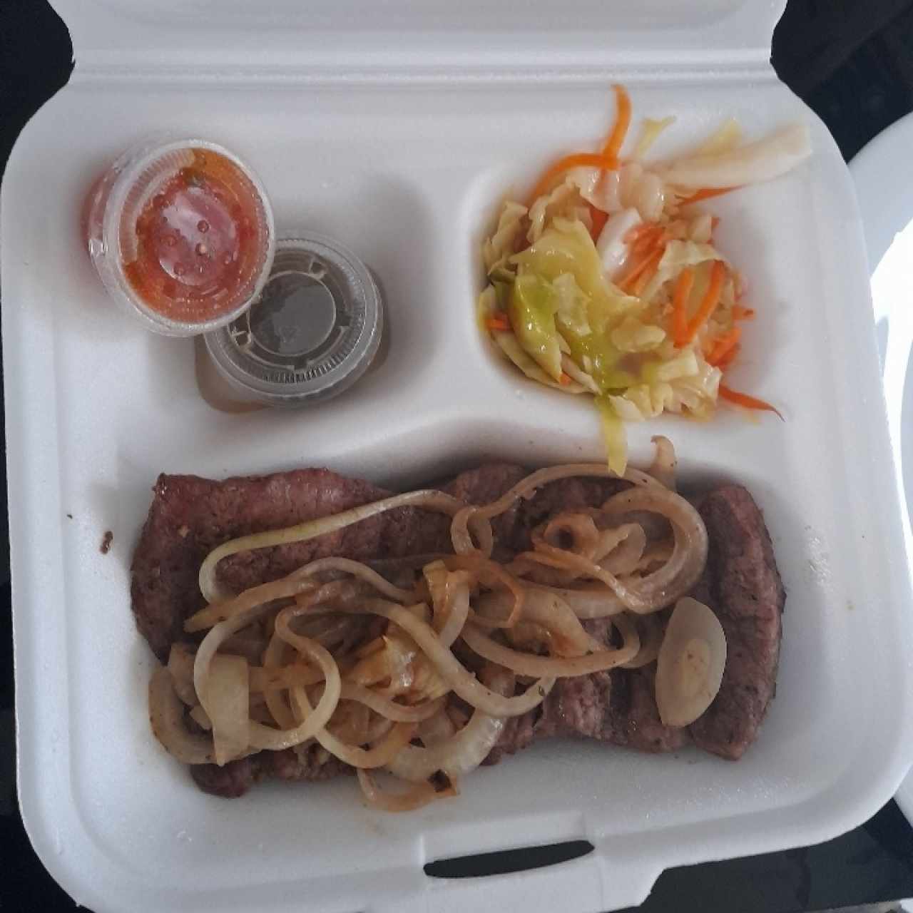 bistec encebolñado