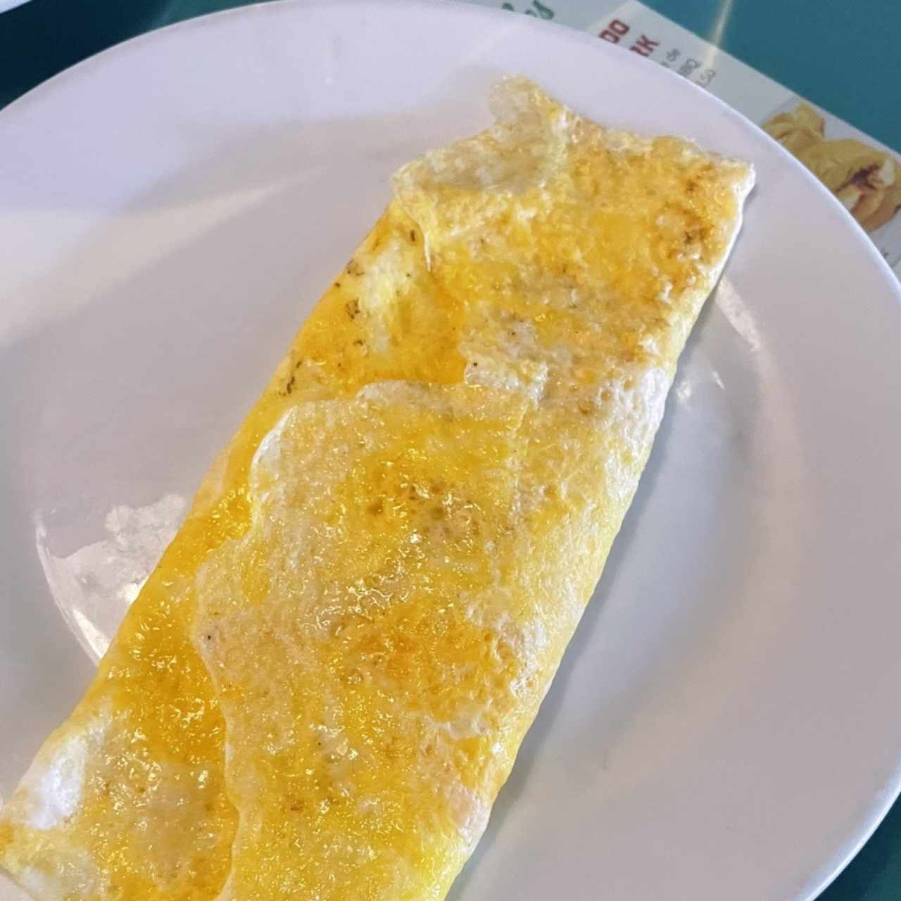 DOS HUEVOS - Estilo