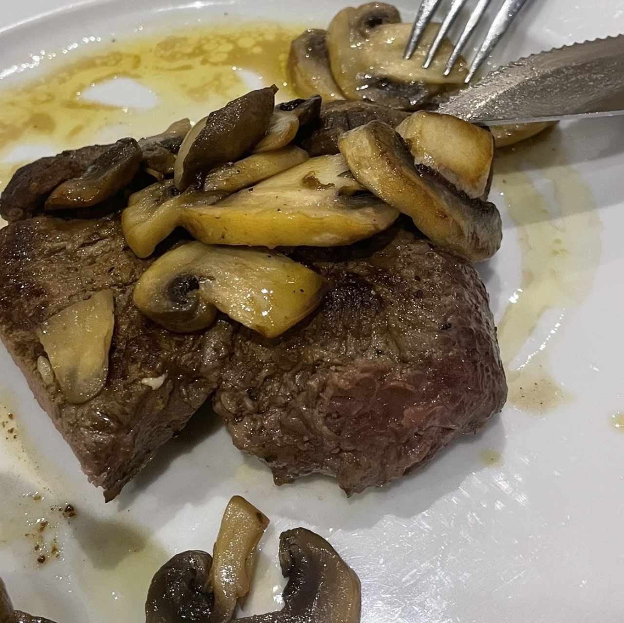 Filete de Res con hongos