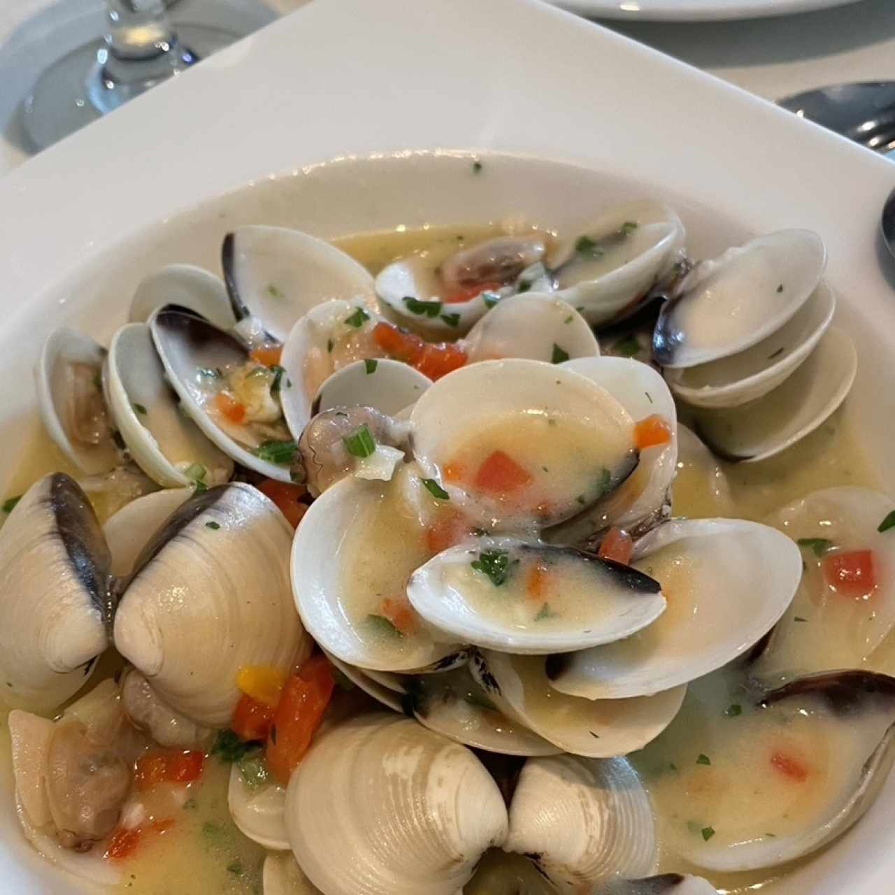 APERITIVOS CALIENTES - Almejas al Ajillo