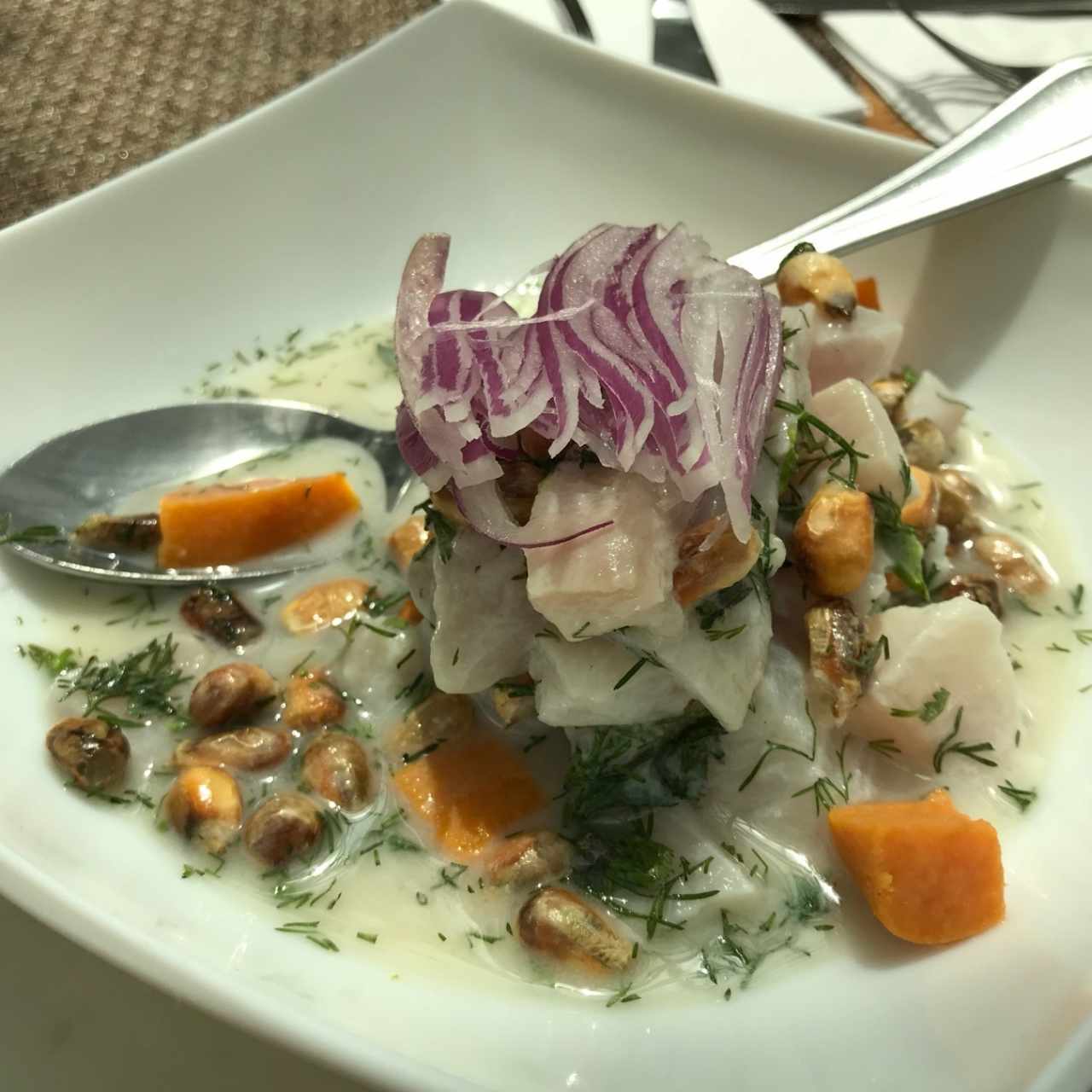 ceviche de pescado peruano