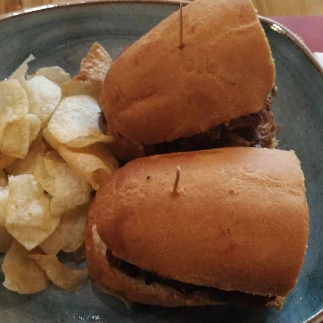 Sándwich de Posta cartagenera con papas