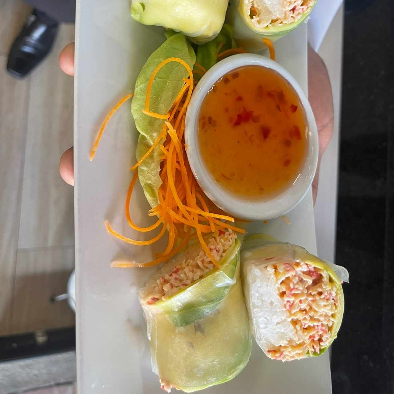 Rollos de arroz y cangrejo 