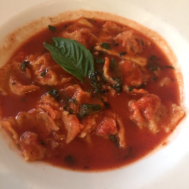 Raviolis boloñesa
