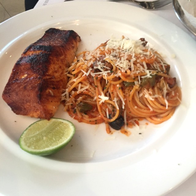 Salmón con pasta 