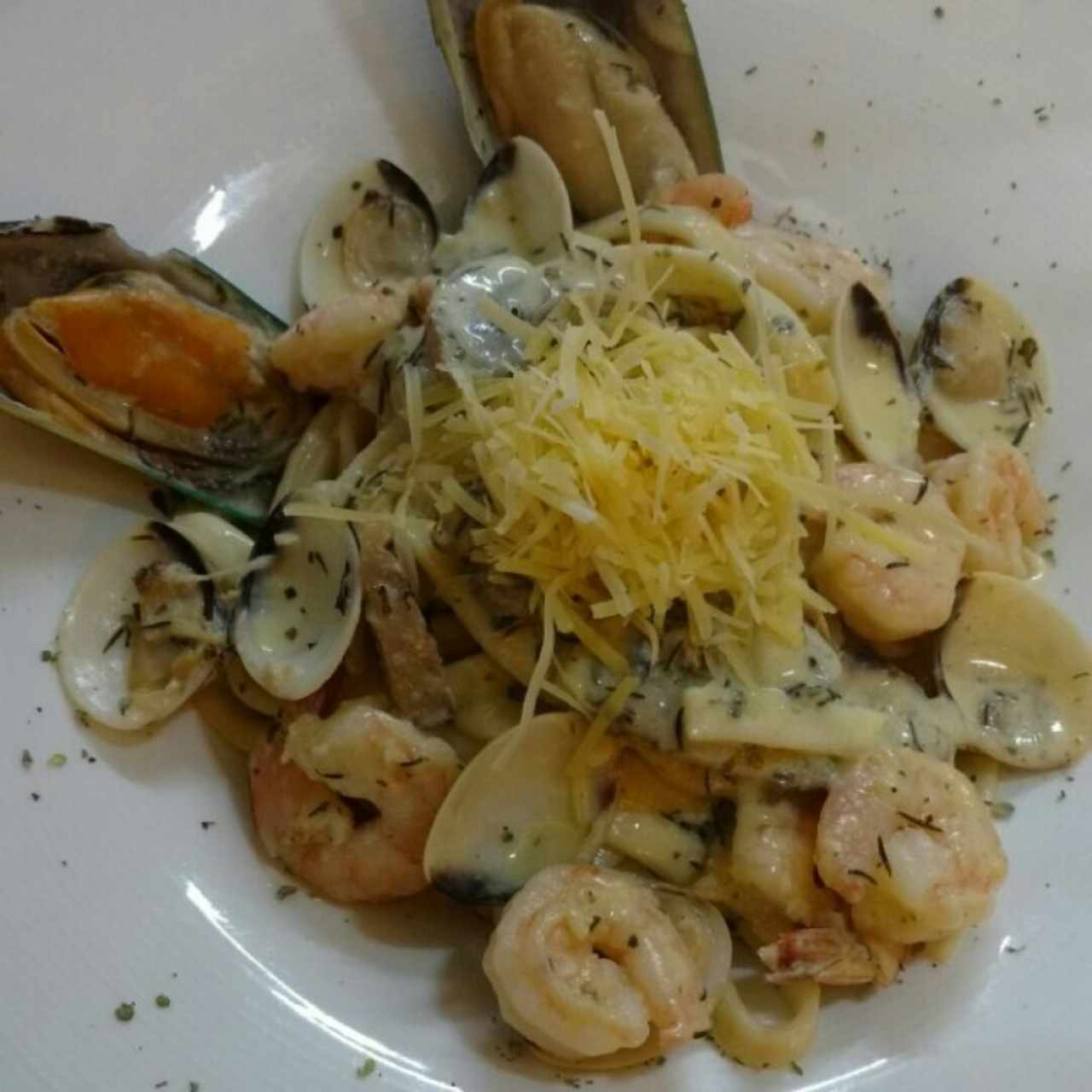 Fettuccine frutos del mar.