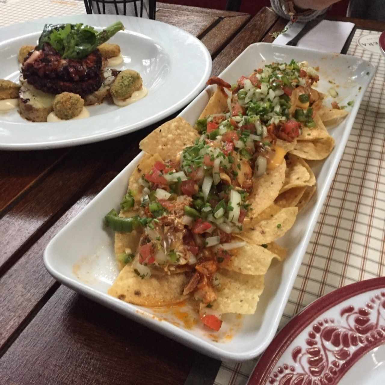 Pulpo y nachos 