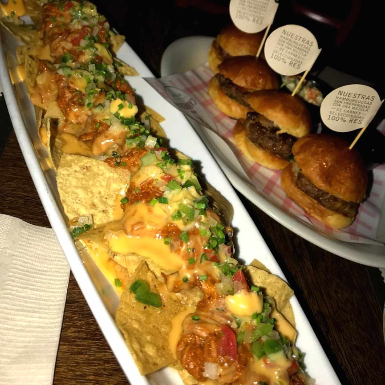 nachos w/ pulled pork & miniburgers