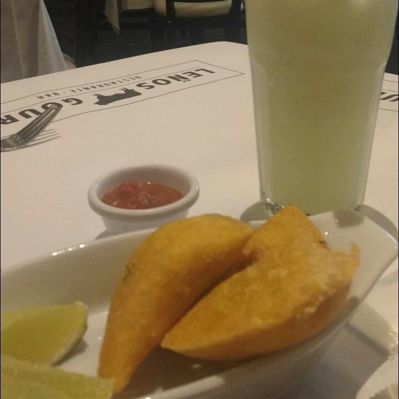 deliciosa entrada de empanaditas