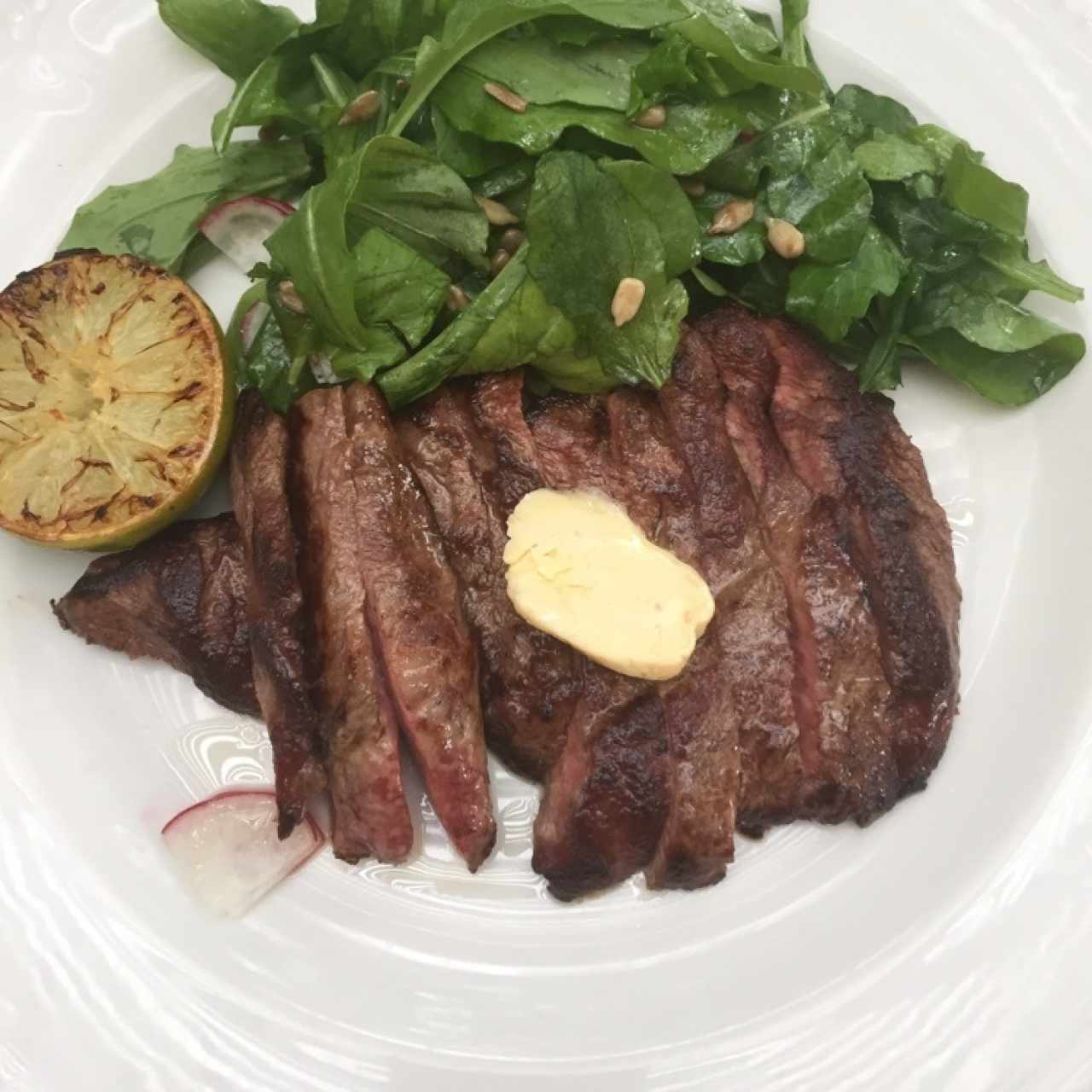 tagliata de res con rúgula 