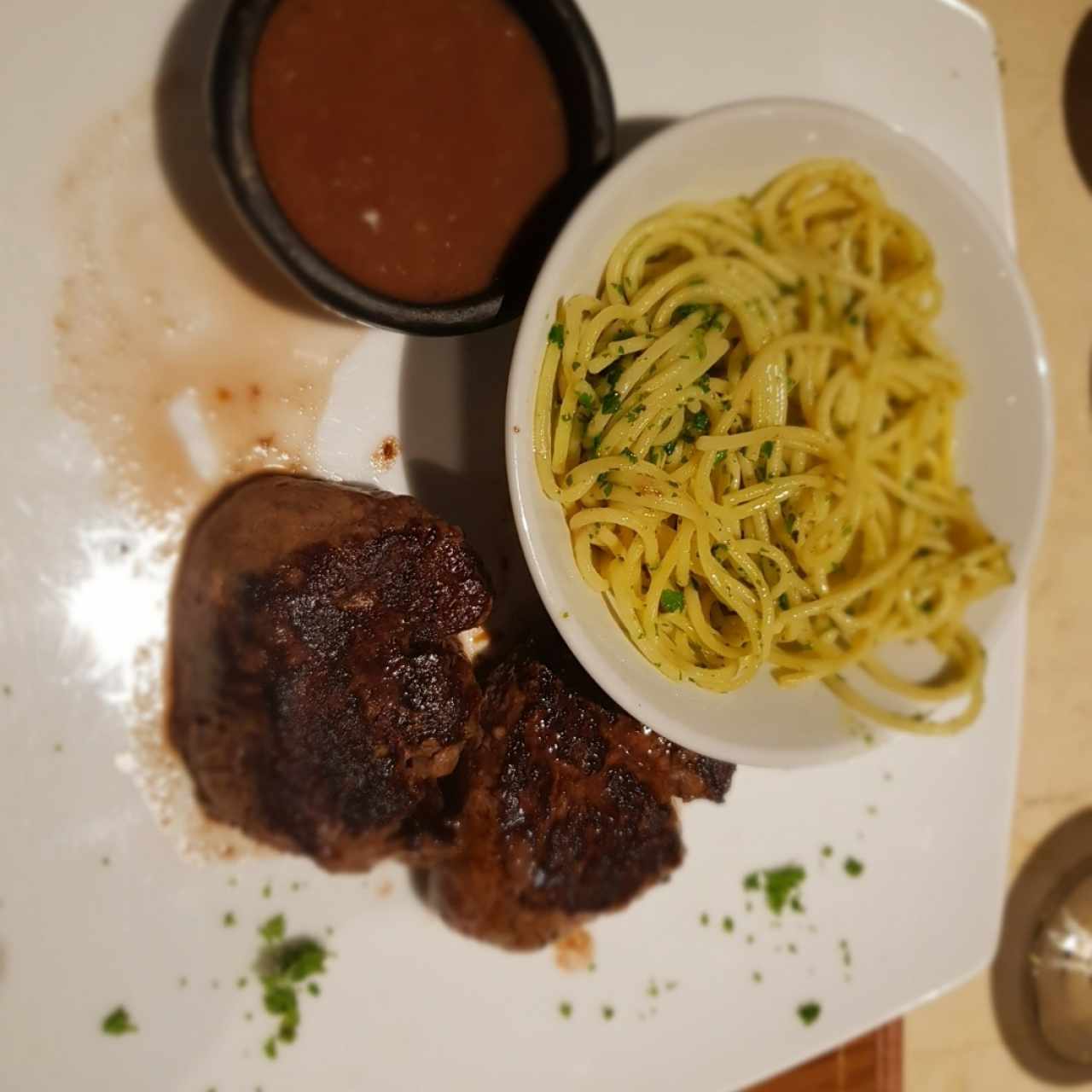 Filete de Res con salsa al vino