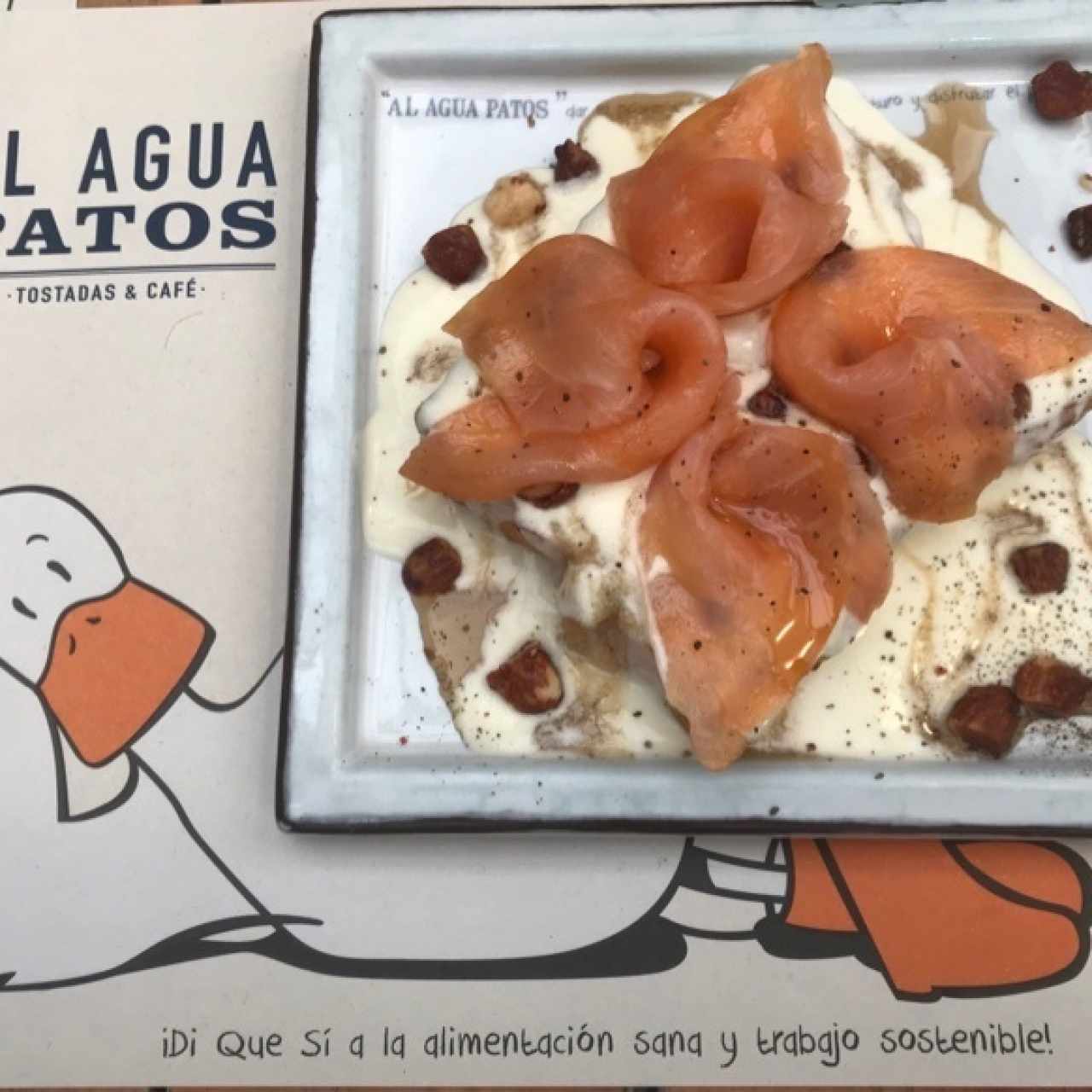 Pato con Salmon y Queso Azul