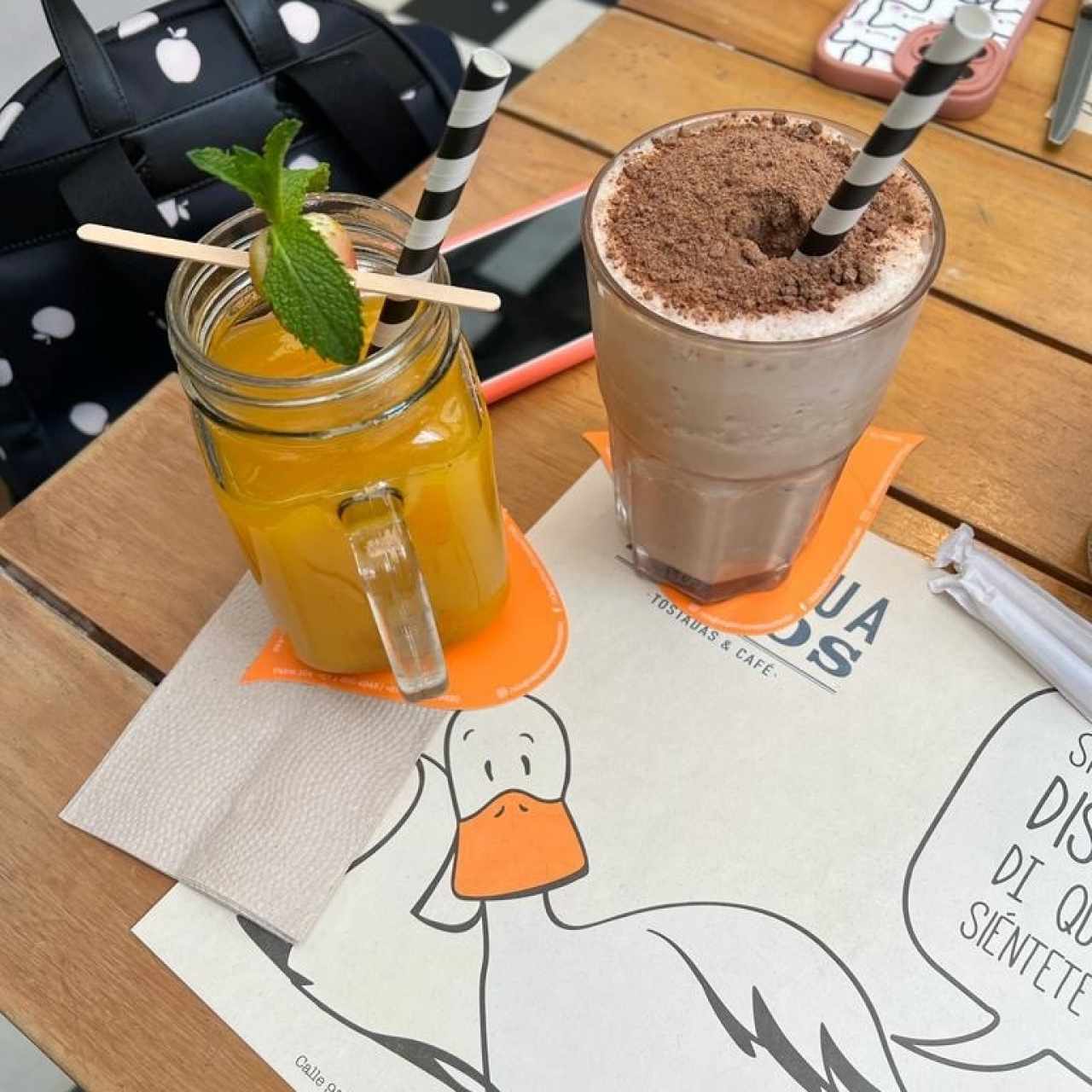 Jugo de Mandarina y Milo Frio 