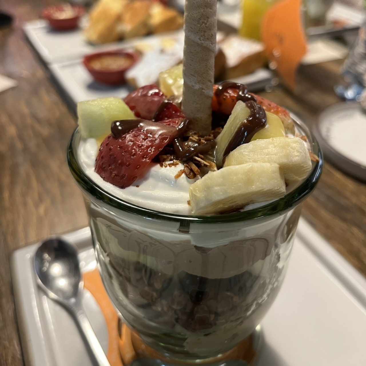 Granola de yogurt griego y mantequilla de maní 