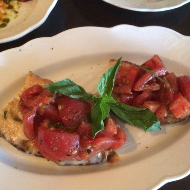 Bruschetta caprese