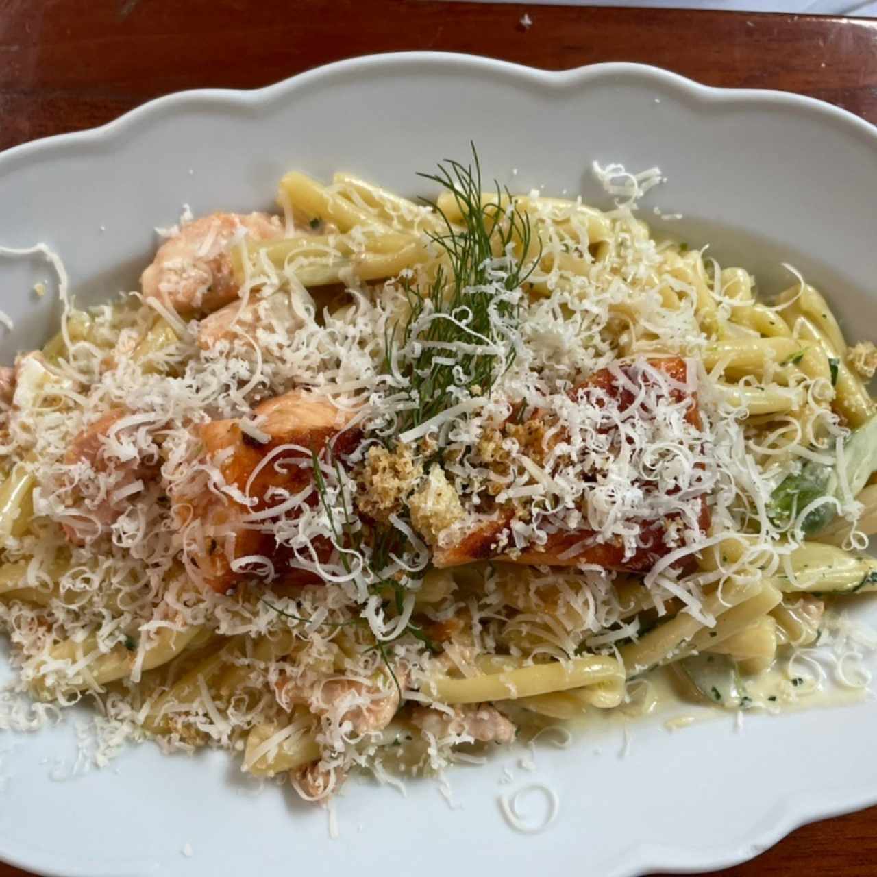 Fusili Alfredo con Salmón 