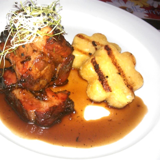 Costillas y envuelto de mazorca 