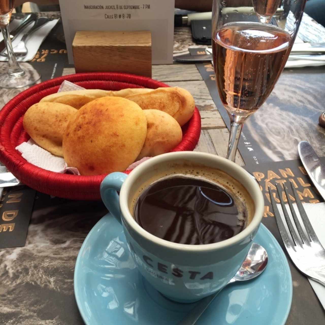 Pan de Yuco & Almojabana