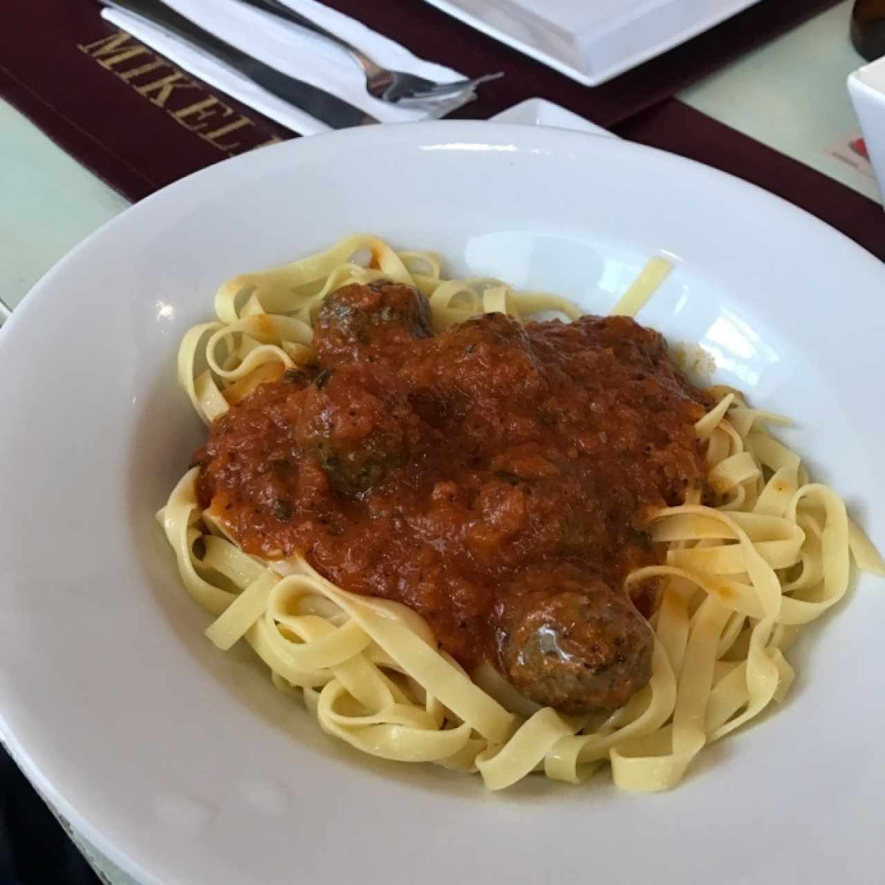 Fetuccini con albondigas