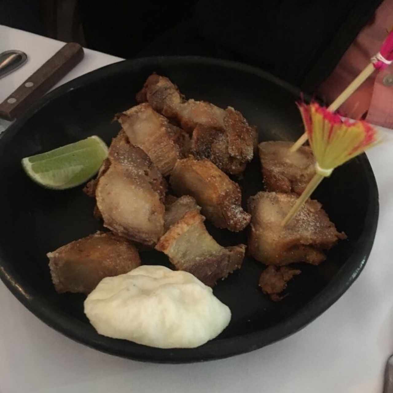 Picadas - Chicharrones con Arepa
